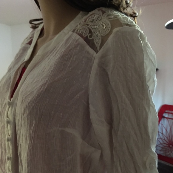 Torrid White Beaded Lace Button Down Size 0 Large - Picture 4 of 8
